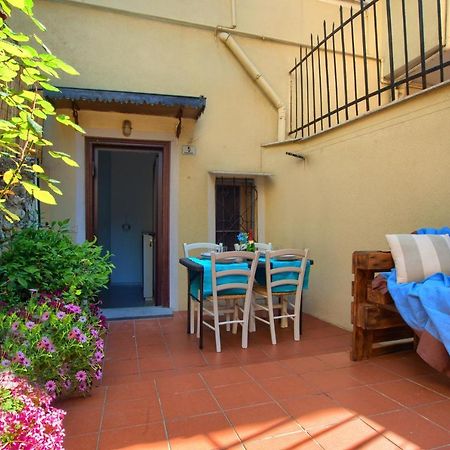 Casa A 2 Passi Dal Mare Con Patio Privato Villa Imperia Exterior photo